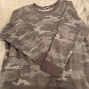 Oversized camo sweatshirt